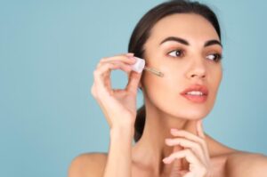 How to Use Face Serum with Dos and Don'ts